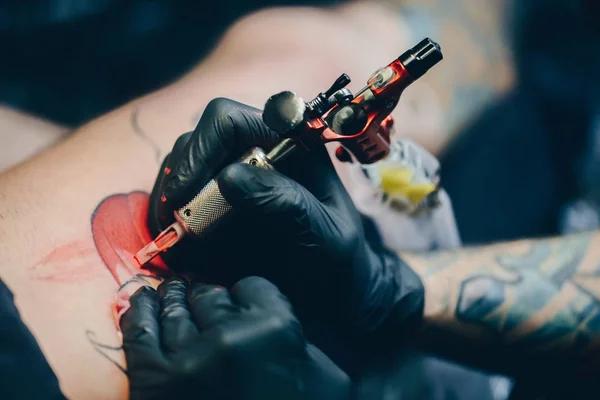 How Teamooz Turns Creative Concepts into Personalized Tattoos